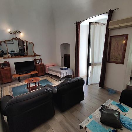 Very Central Apartment, By Shops, Bars, Restaurants باري المظهر الخارجي الصورة